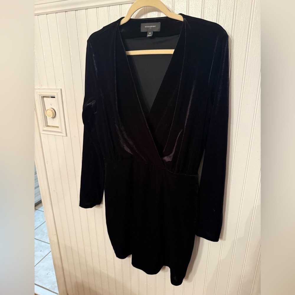 Banana Republic Wrap Style Faux Velvet Medium Black Dress